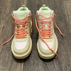 NWOT UGG Highland Hi Heritage leather sneakers, size 6 color tan,pink,and green
